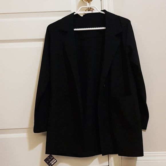 Basic black blazer - Picture 2 of 2